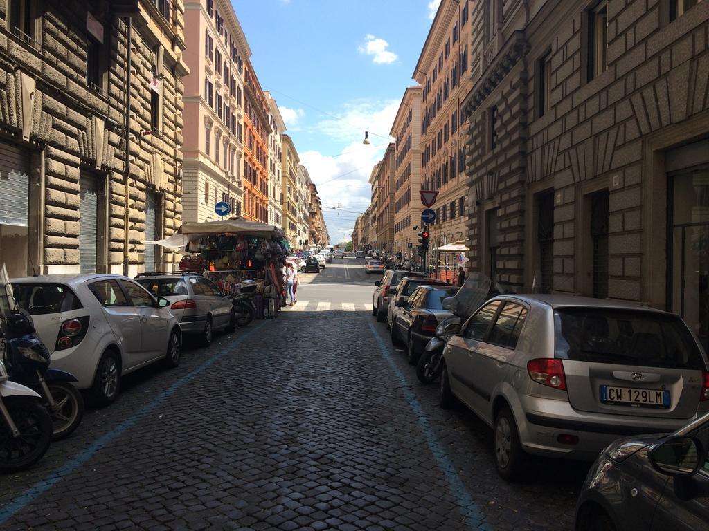 Casa Vacanza Colosseo Rom Eksteriør billede